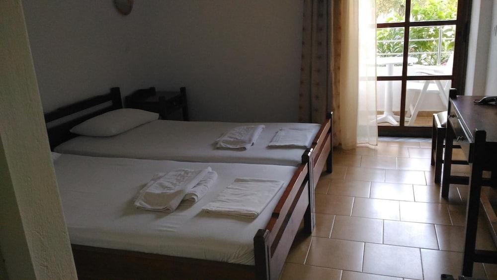 Hotel Aghas Paleochora Ngoại thất bức ảnh